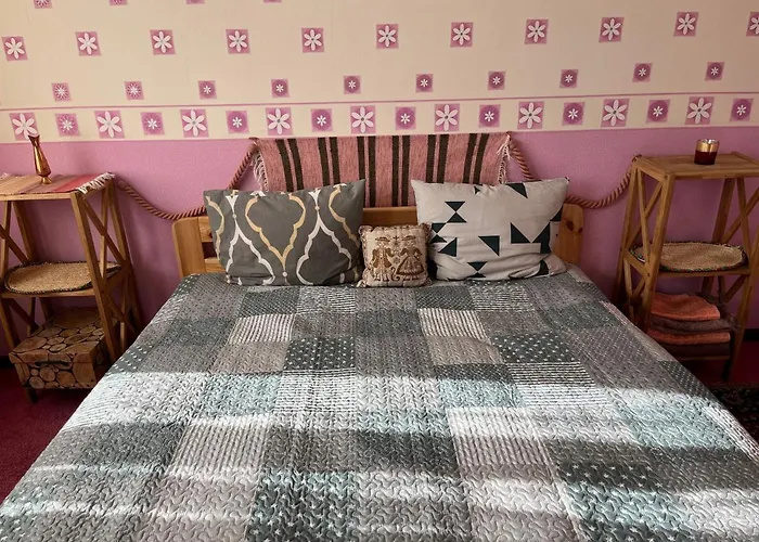 Cosy Puessi Town Pussi